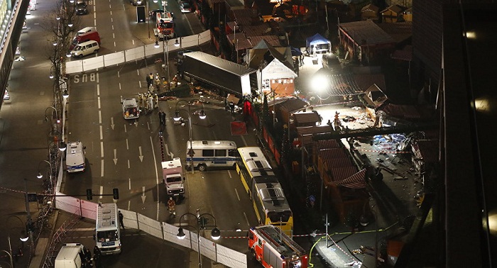 Dashcam video captured truck rushing towards Berlin Christmas Market - VIDEO